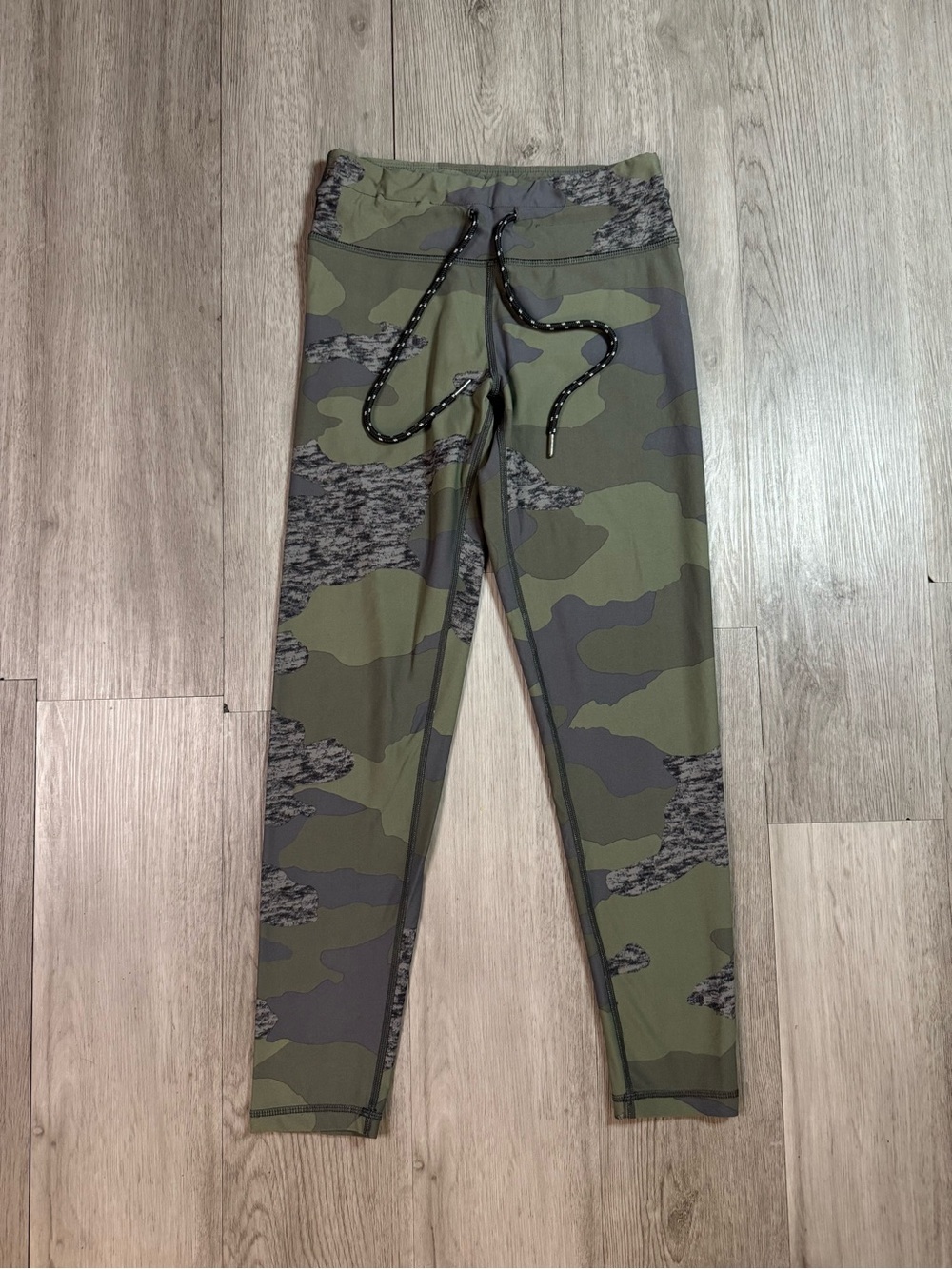 Aerie Chill. Play. Move. Drawstring Green Camo High Rise Ankle Leggings Small